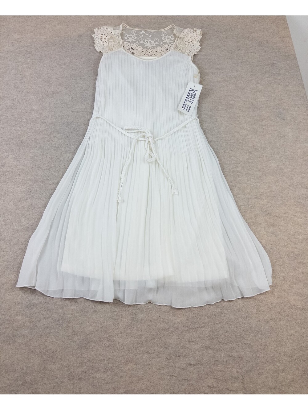 Robbie Bee White Pleated Dress with Lace Cap Sleeves Size 12, N/WT
